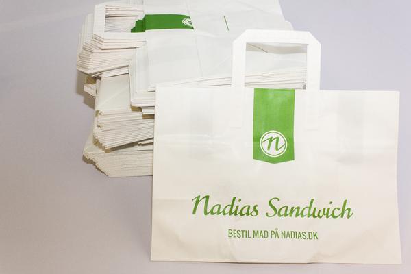 Nadias stor papirposer m logo, bred (250stk)