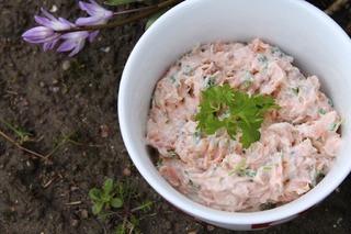 Varmrøget Laksesalat (1KG)